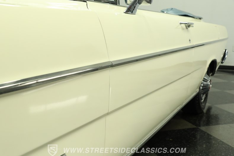 1965 Ford Galaxie 22