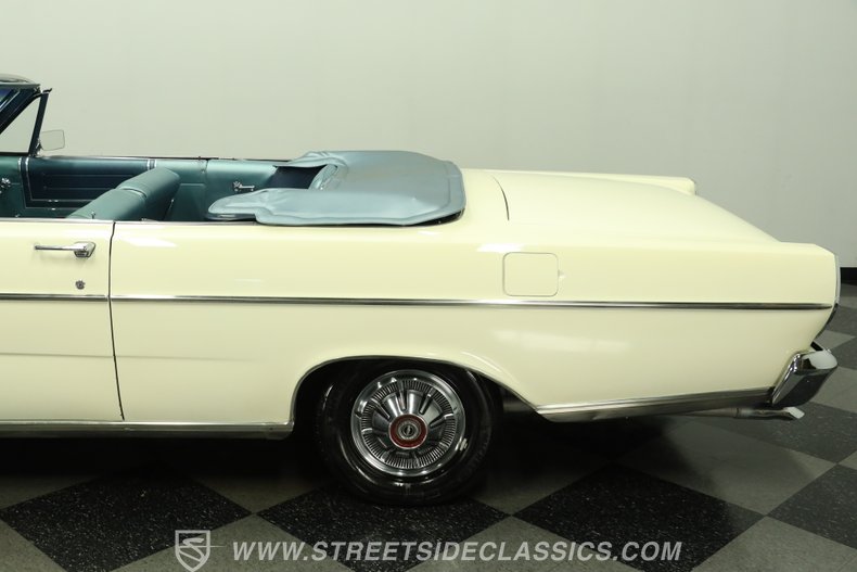 1965 Ford Galaxie 24