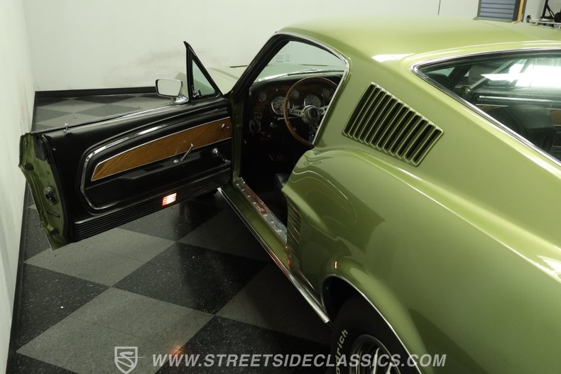 1967 Ford Mustang 33
