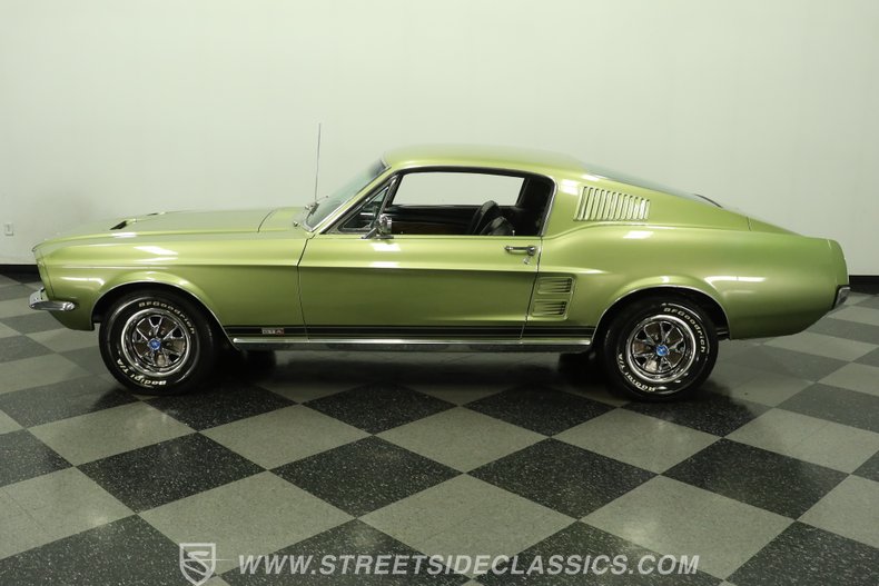 1967 Ford Mustang 2