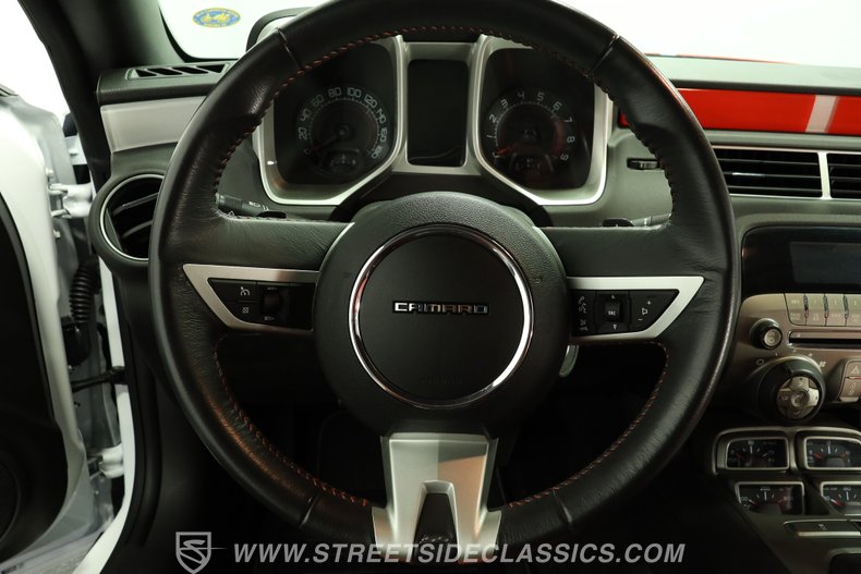 2011 Chevrolet Camaro 36