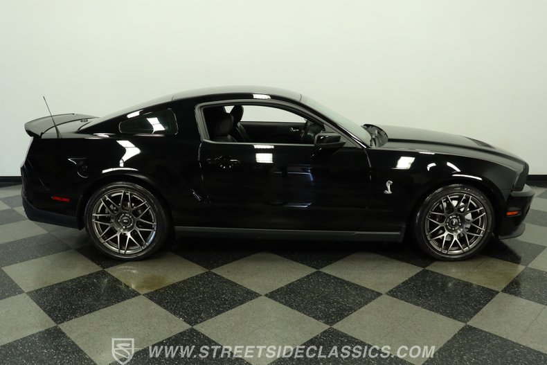 2012 Ford Mustang 13