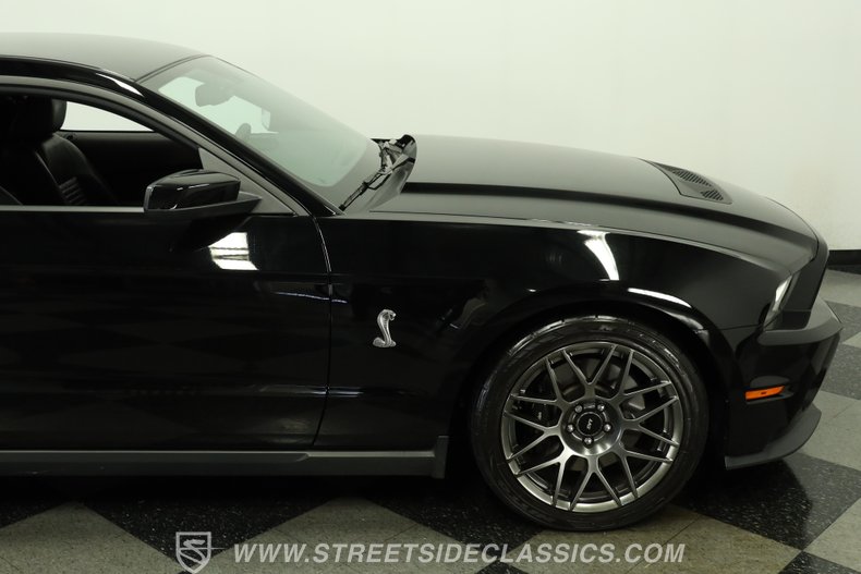 2012 Ford Mustang 29