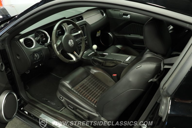 2012 Ford Mustang 4