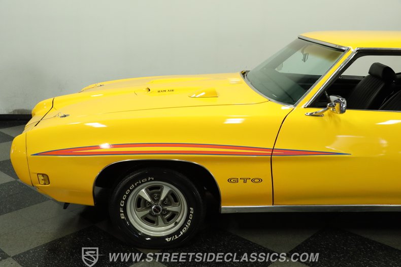 1970 Pontiac GTO 23