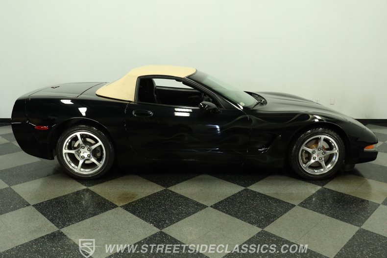2002 Chevrolet Corvette 13