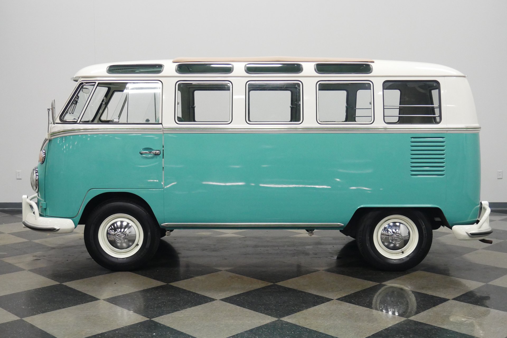 1967 volkswagen microbus 21 window samba