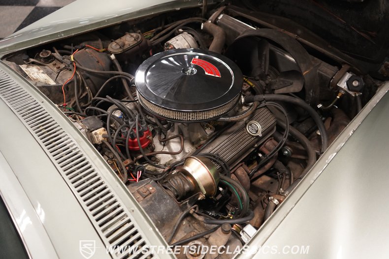 1972 Chevrolet Corvette 36