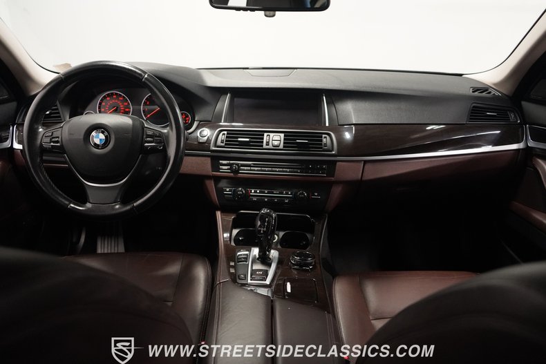 2015 BMW 528i 48