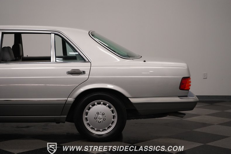 1991 Mercedes-Benz 560SEL 26