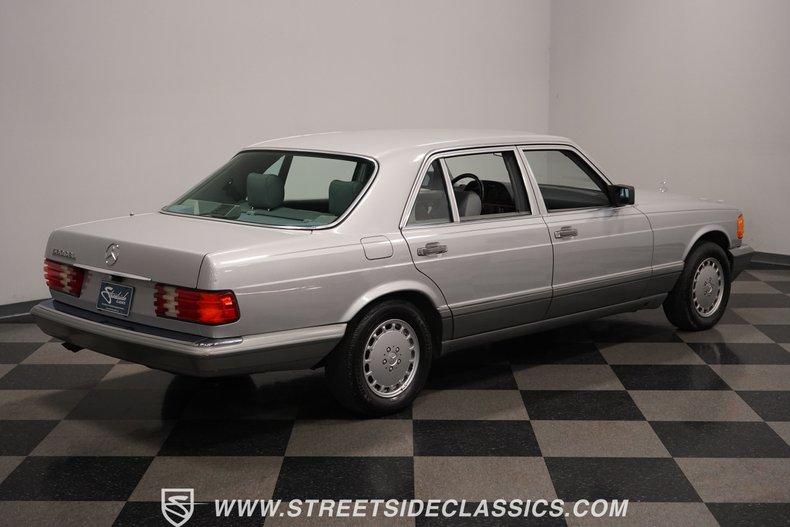 1991 Mercedes-Benz 560SEL 29
