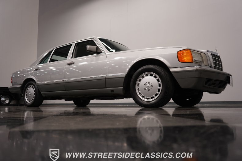1991 Mercedes-Benz 560SEL 34