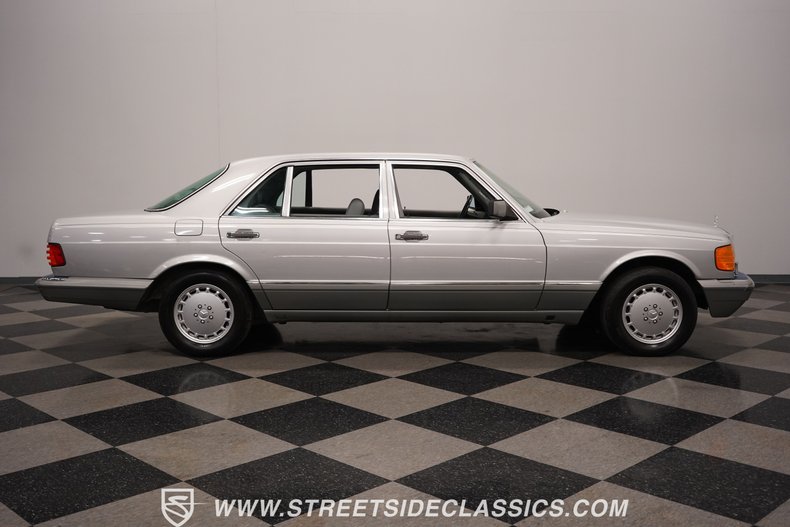 1991 Mercedes-Benz 560SEL 17