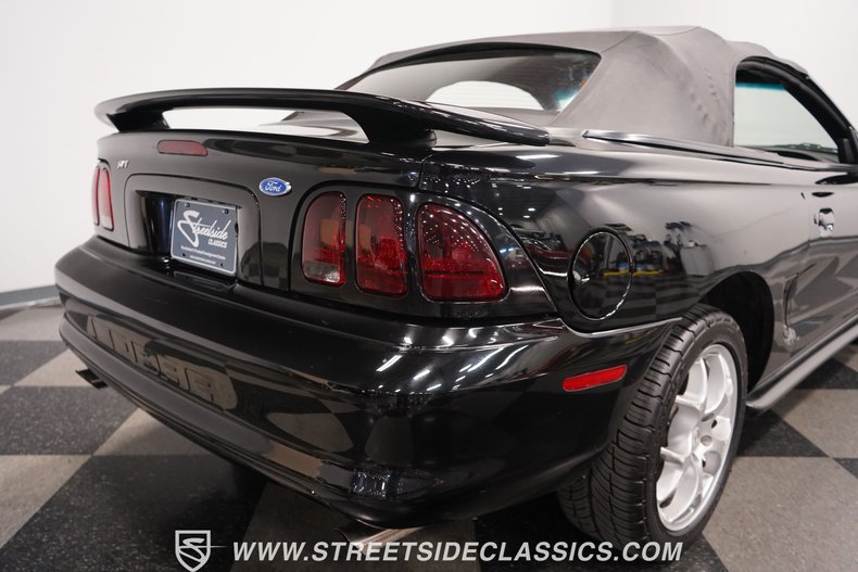1997 Ford Mustang 30