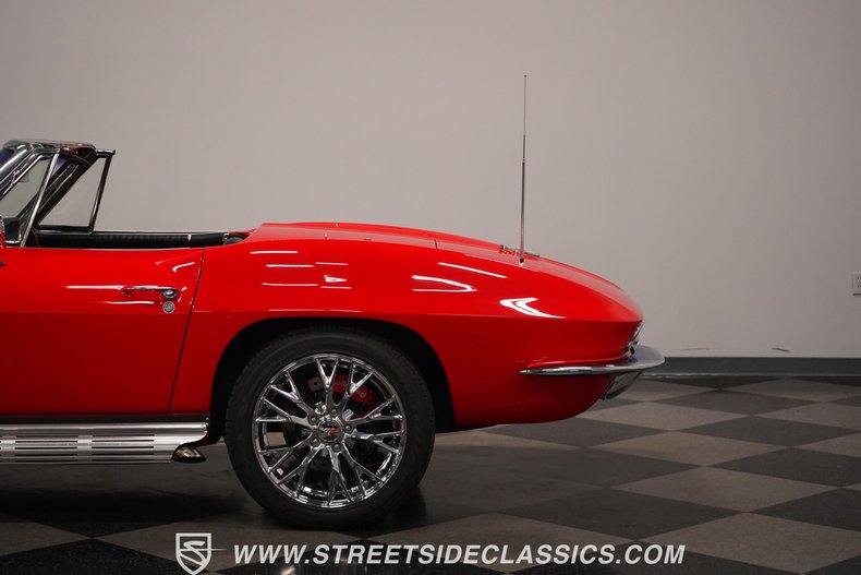 1963 Chevrolet Corvette 26