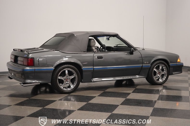 1989 Ford Mustang 16