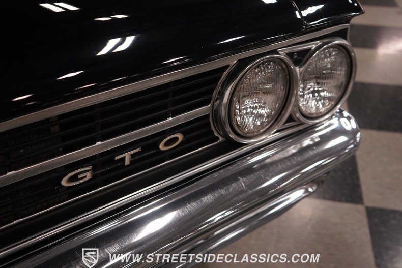 1964 Pontiac GTO 82