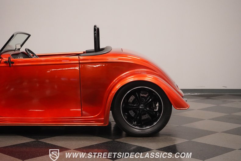 1933 Ford Roadster 26