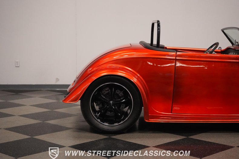 1933 Ford Roadster 32