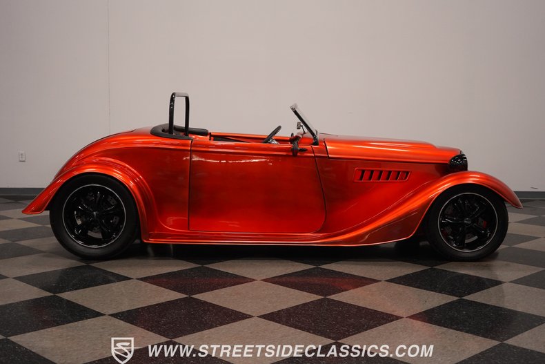 1933 Ford Roadster 17