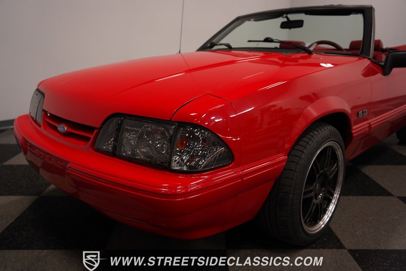 1992 Ford Mustang 23