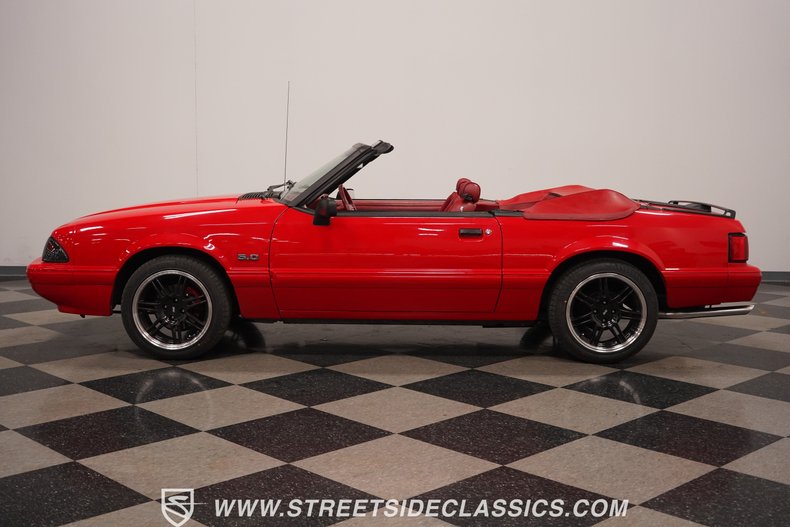1992 Ford Mustang 9