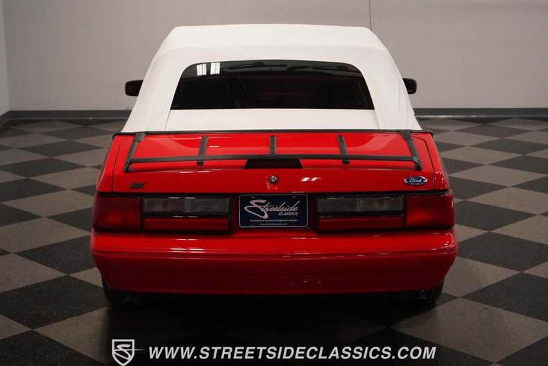 1992 Ford Mustang 28