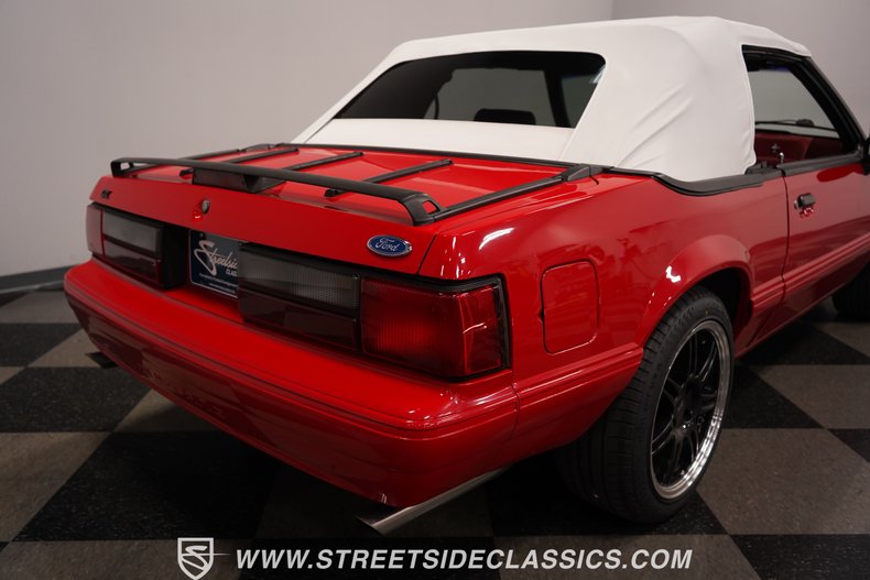 1992 Ford Mustang 30