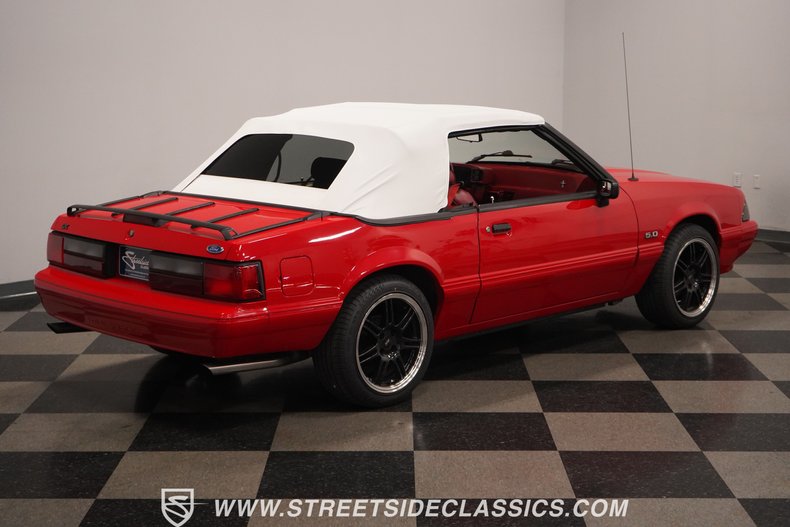 1992 Ford Mustang 29