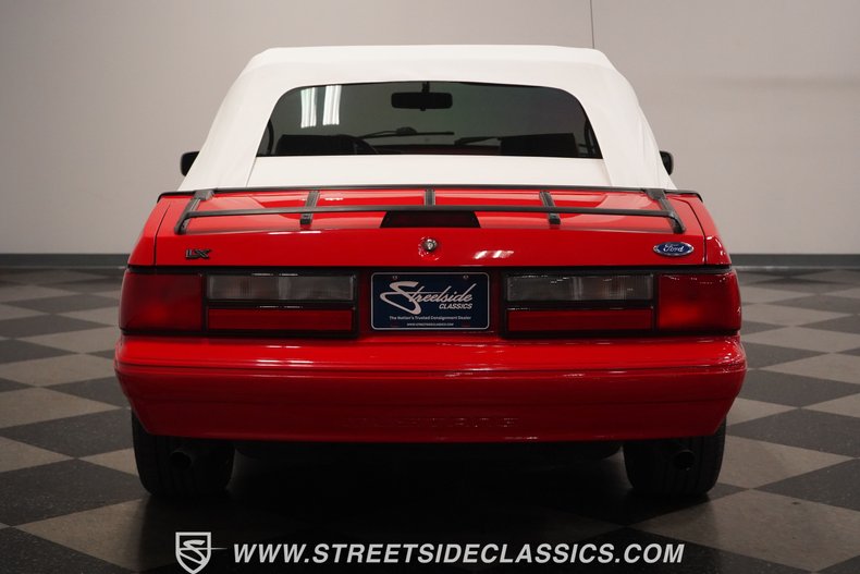 1992 Ford Mustang 13