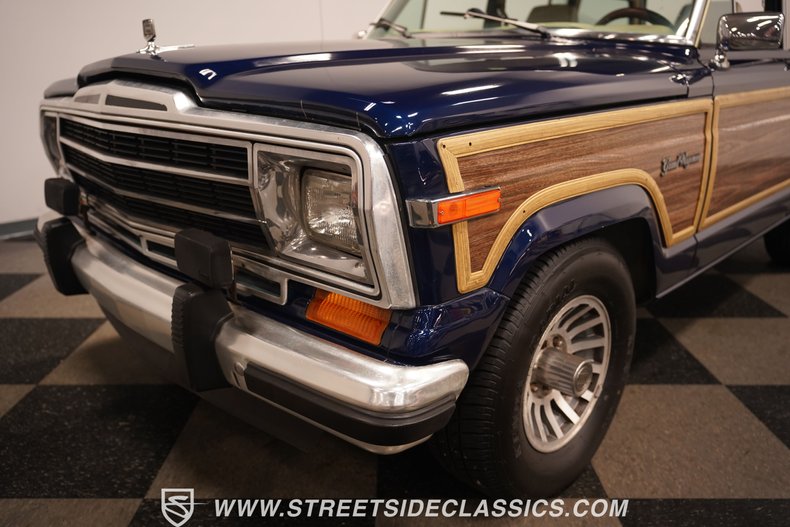 1989 Jeep Grand Wagoneer  23