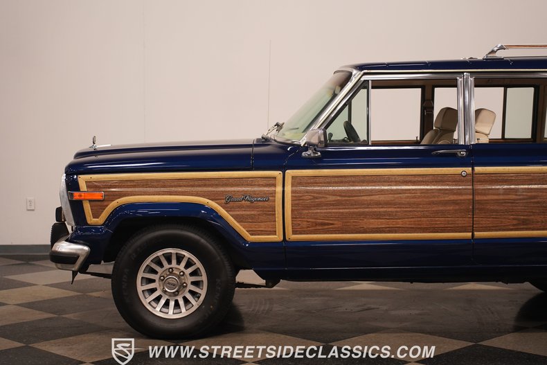 1989 Jeep Grand Wagoneer  25