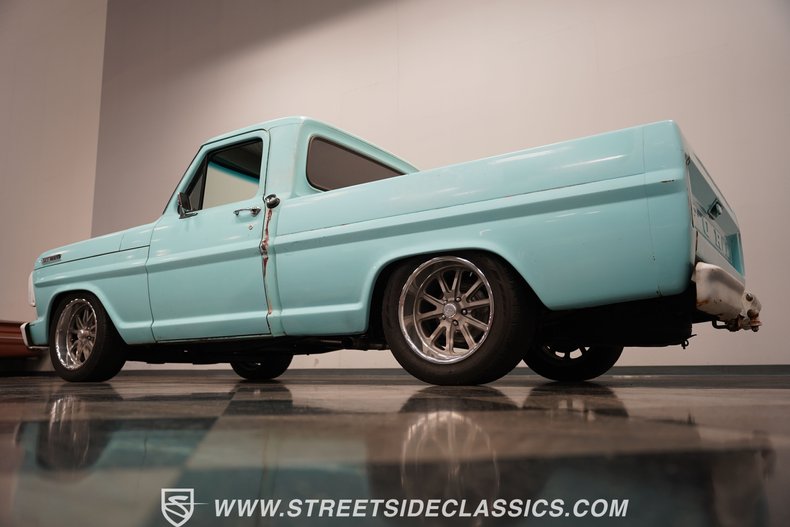 1967 Ford F-100 27