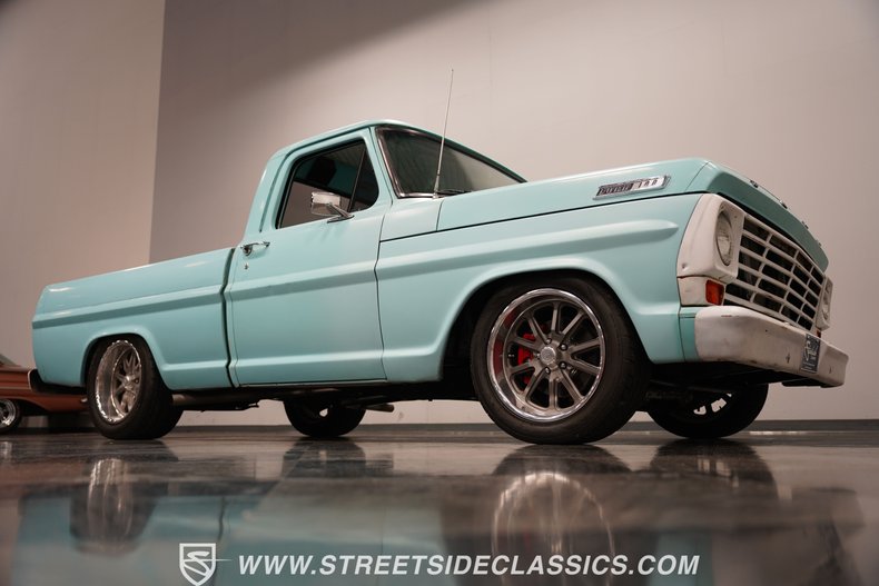 1967 Ford F-100 34