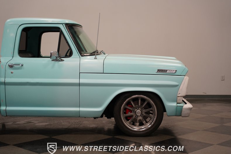 1967 Ford F-100 33