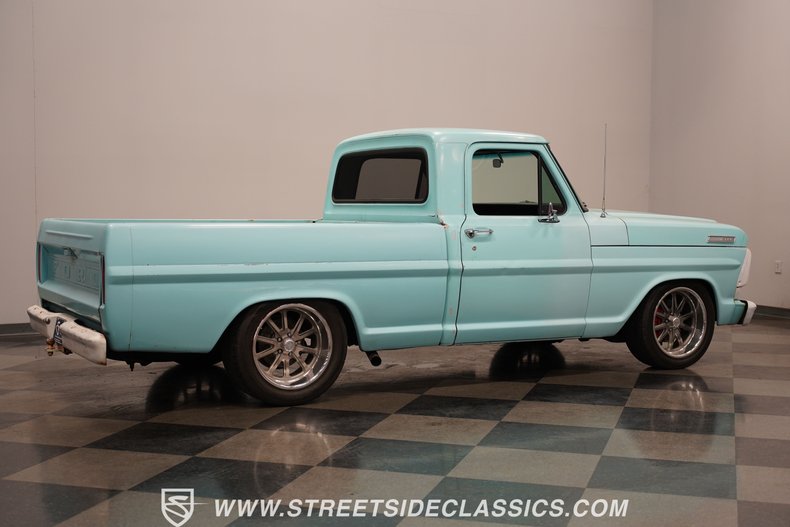 1967 Ford F-100 16