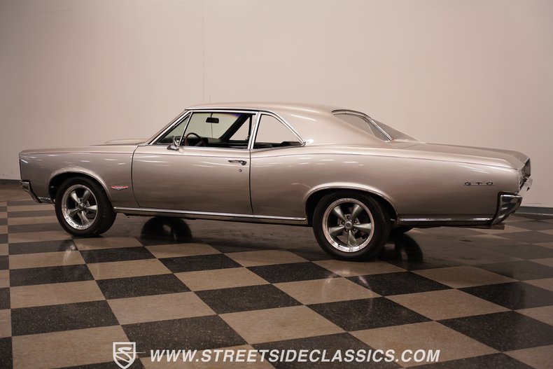 1966 Pontiac GTO 10