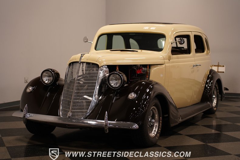 1935 Nash Ambassador 6