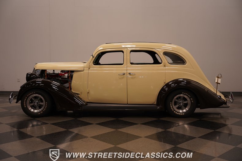 1935 Nash Ambassador 9
