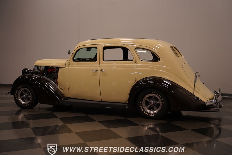 1935 Nash Ambassador 10