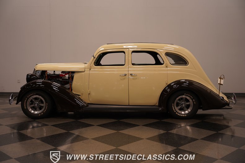 1935 Nash Ambassador 2