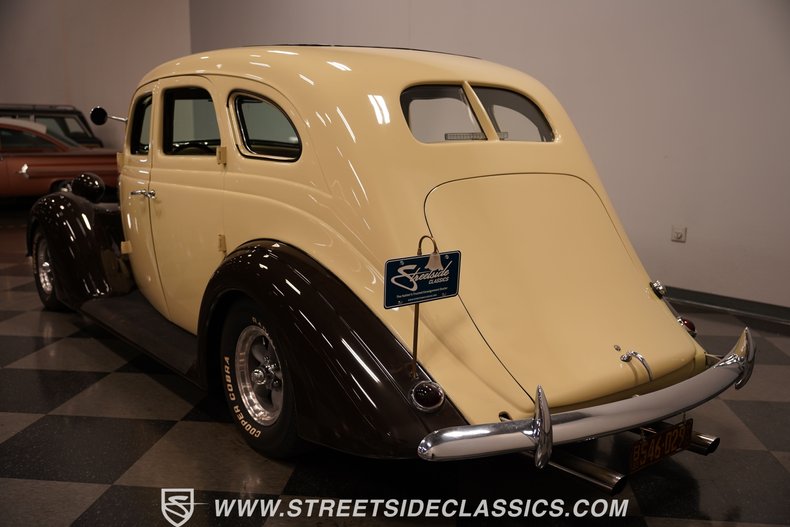 1935 Nash Ambassador 12
