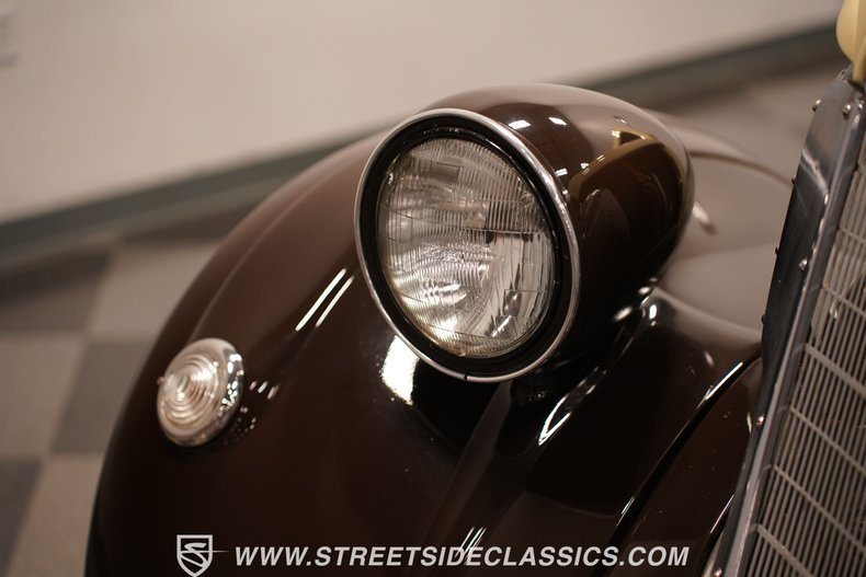1935 Nash Ambassador 81