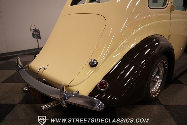 1935 Nash Ambassador 30