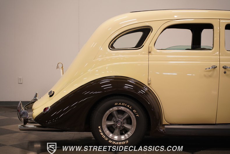 1935 Nash Ambassador 32