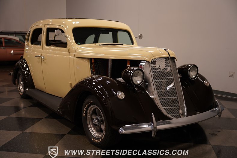 1935 Nash Ambassador 20