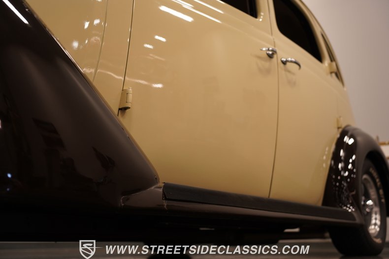 1935 Nash Ambassador 24