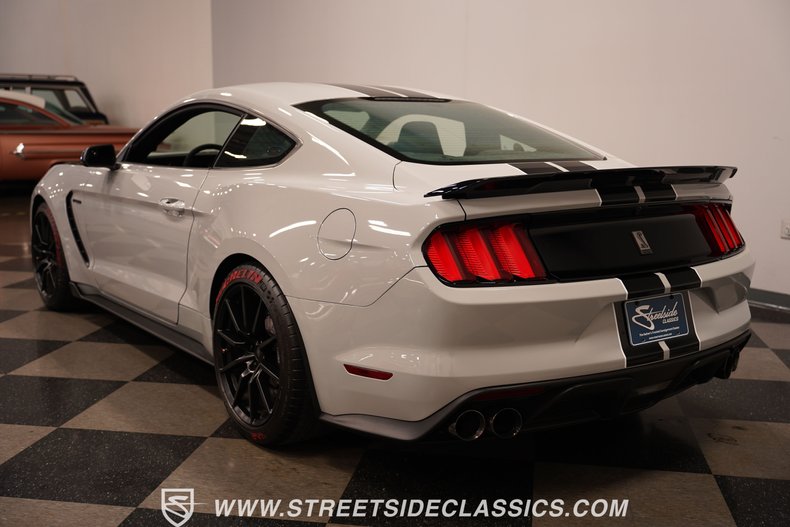 2016 Ford Mustang 12