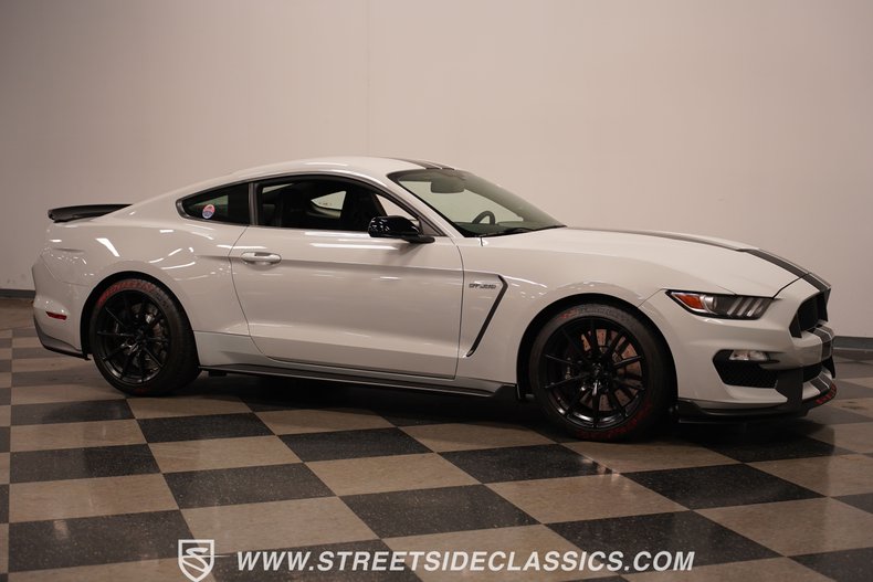 2016 Ford Mustang 18