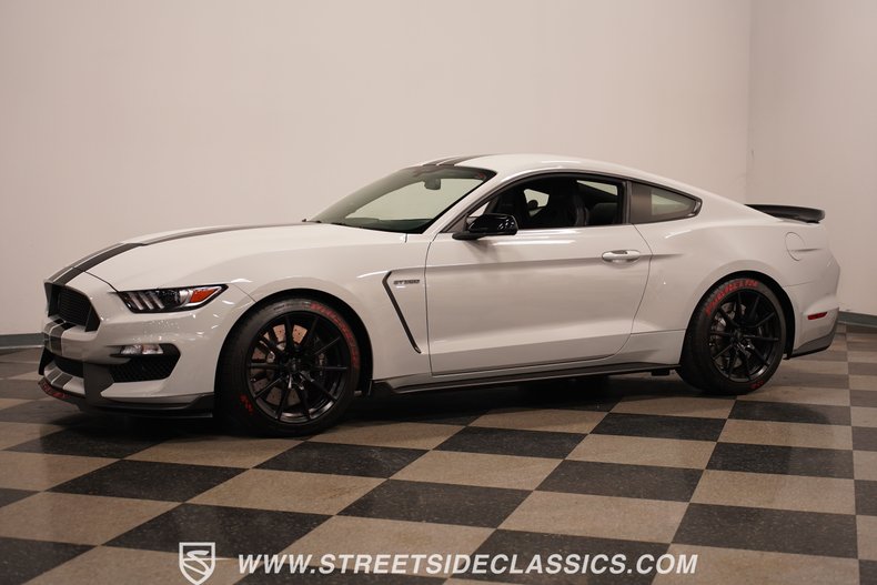 2016 Ford Mustang 8